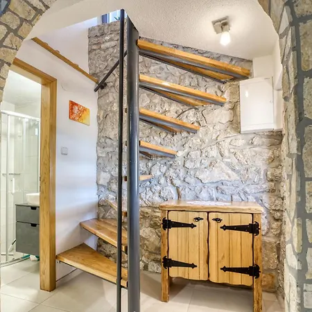 Lovreno By Interhome بيت للعطل