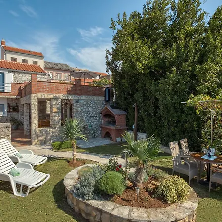 بيت للعطل Lovreno By Interhome *