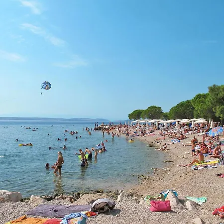 Lovreno By Interhome