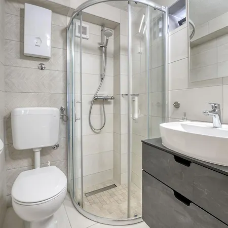 Nyaraló Lovreno - Ckv126 By Interhome *