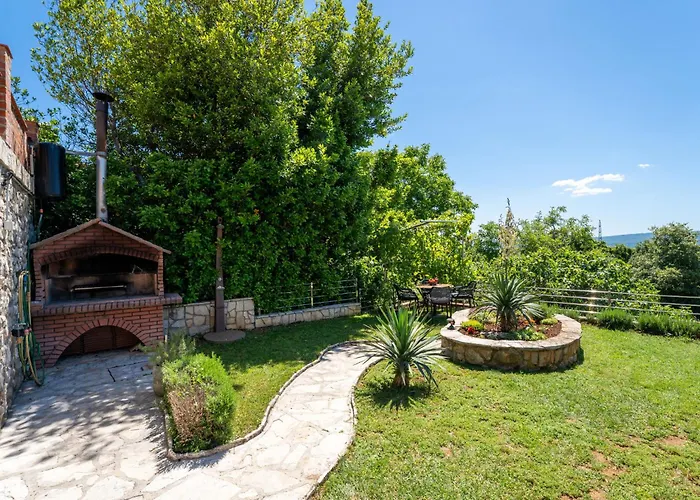 Lovreno By Interhome